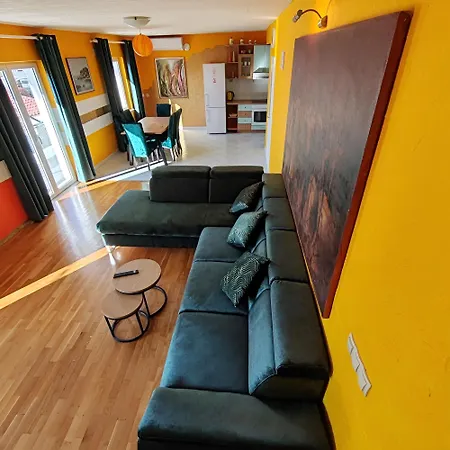 Pia Apartman *