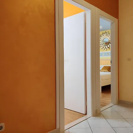 Pia Apartman *