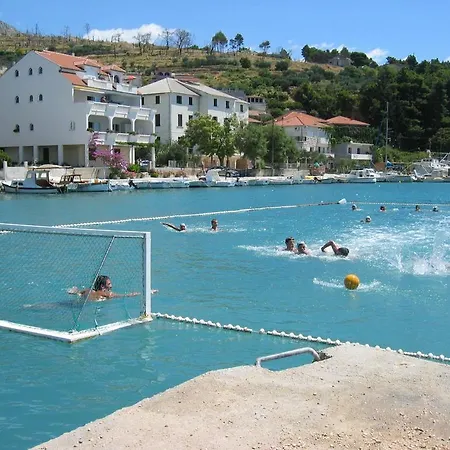 Pia * ドゥギ・ラット