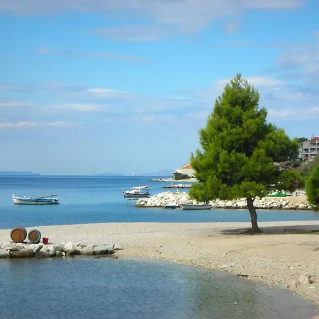 Pia アパート ドゥギ・ラット