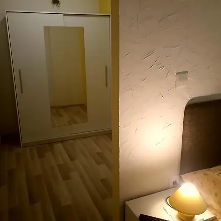 Pia Dugi Rat