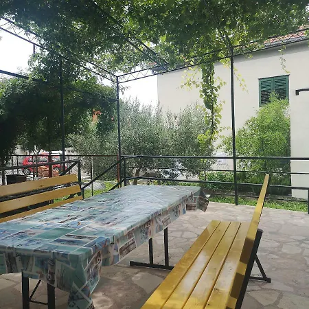 Apartman Pia *