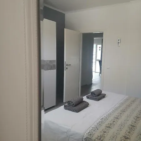 Pia Apartman