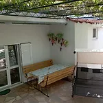 Pia Dugi Rat