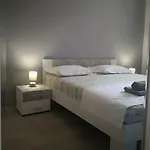 Apartment Pia Dugi Rat