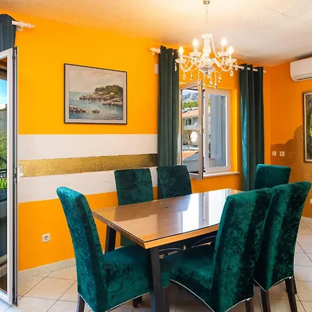 Pia Apartment *