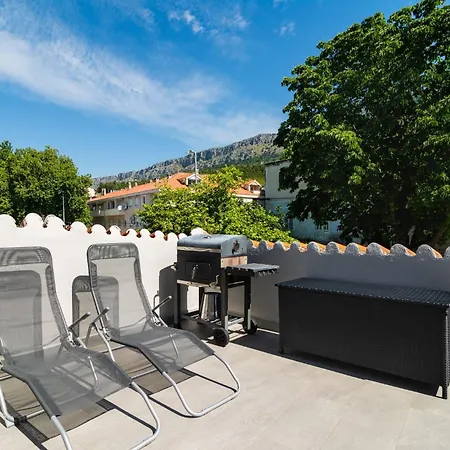 Pia Apartment *